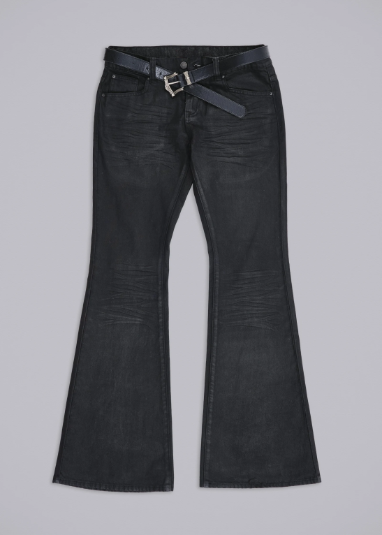 Straight-leg jeans with a slightly sexy style
